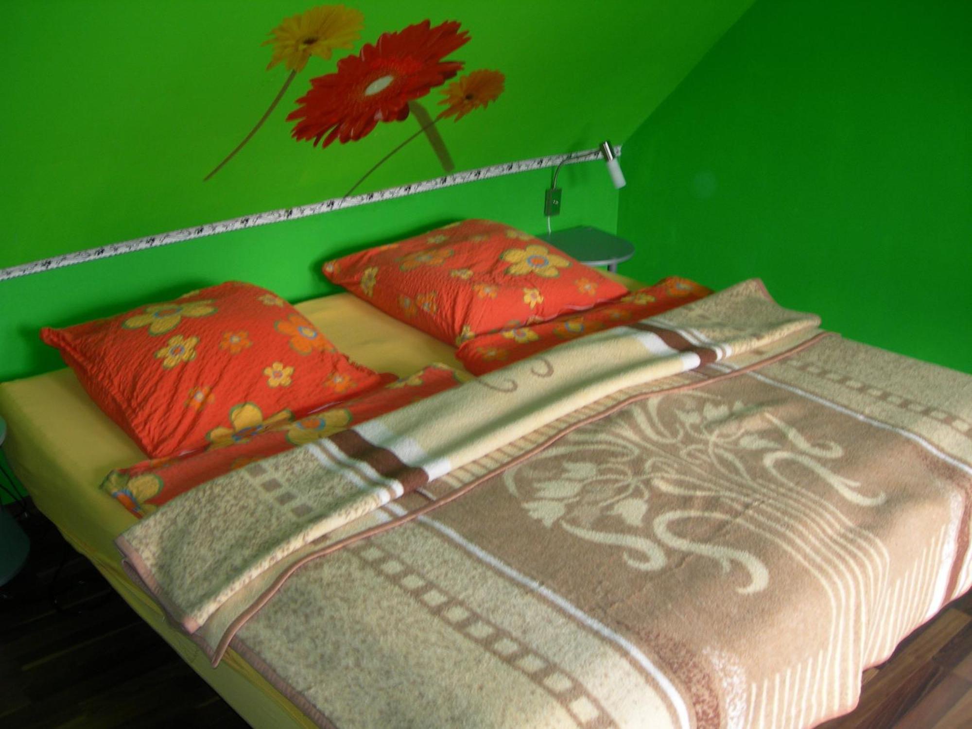 Krueger Apartment *